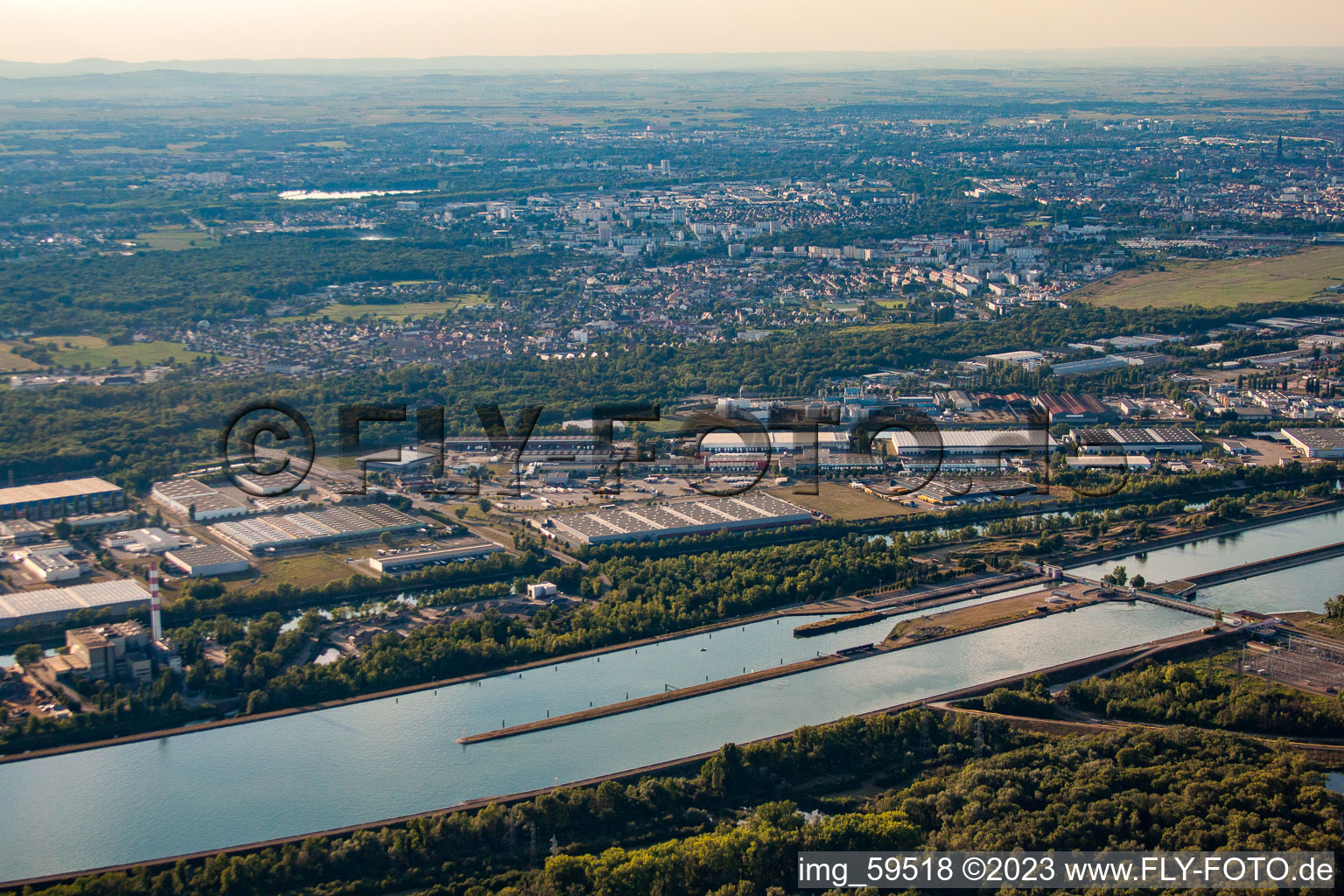 Luftaufnahme von Hafen Strasbourg im Ortsteil Port du Rhin Sud in Straßburg im Bundesland Bas-Rhin, Frankreich