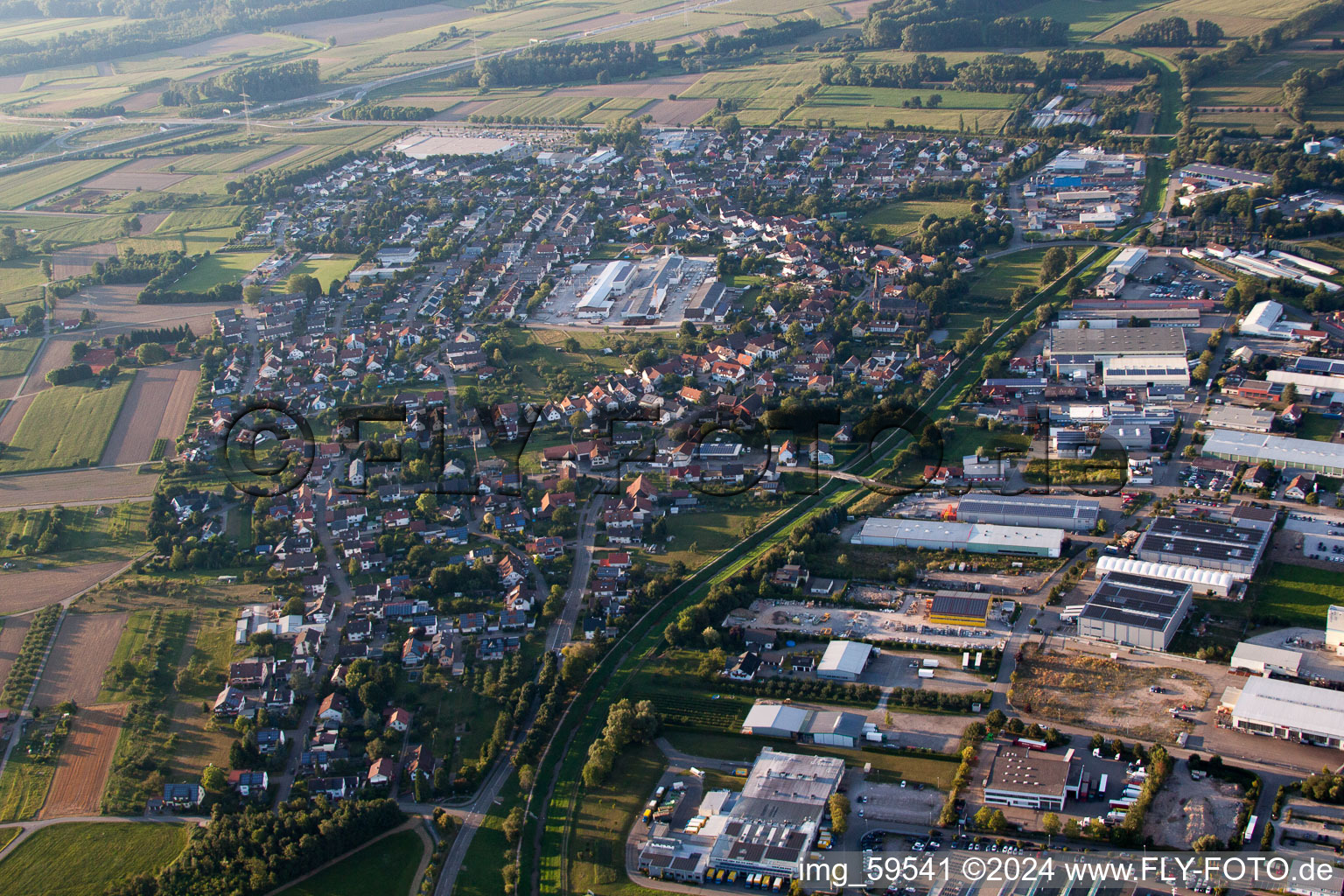 Ortsteil Vimbuch in Bühl im Bundesland Baden-Württemberg, Deutschland vom Flugzeug aus