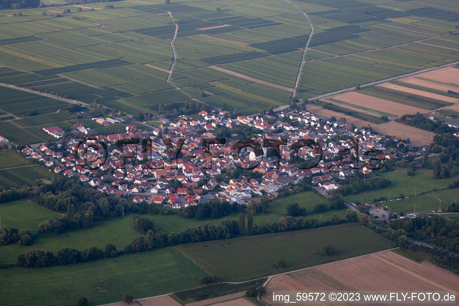 Drohnenbild von Venningen im Bundesland Rheinland-Pfalz, Deutschland