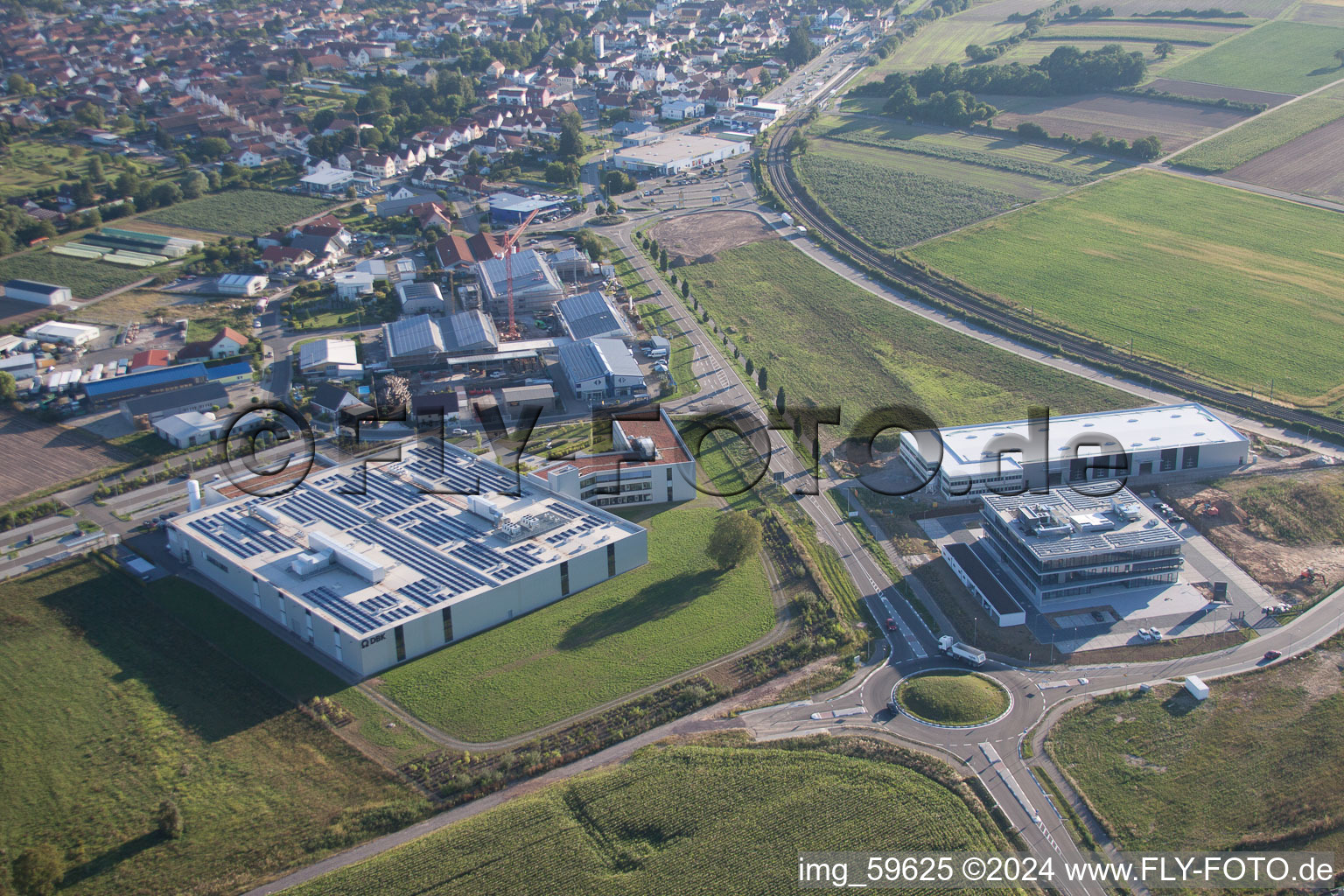 Rülzheim im Bundesland Rheinland-Pfalz, Deutschland von der Drohne aus gesehen