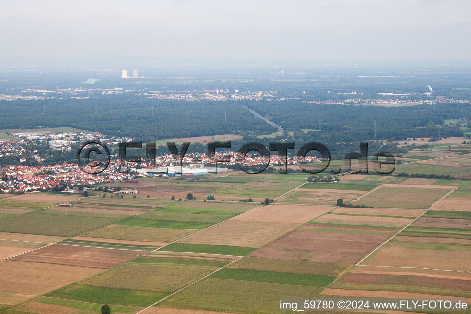 Bellheim im Bundesland Rheinland-Pfalz, Deutschland von der Drohne aus gesehen