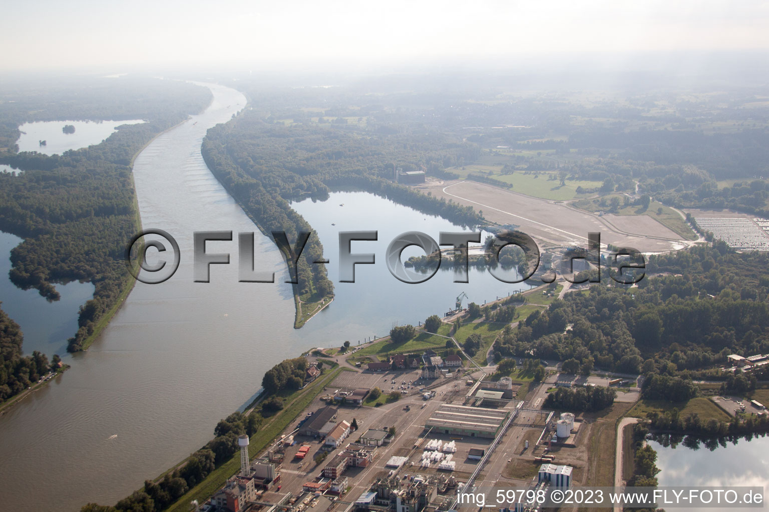 Luftaufnahme von Lauterbourg, Rohm & Haas Industrie am Rhein im Bundesland Bas-Rhin, Frankreich
