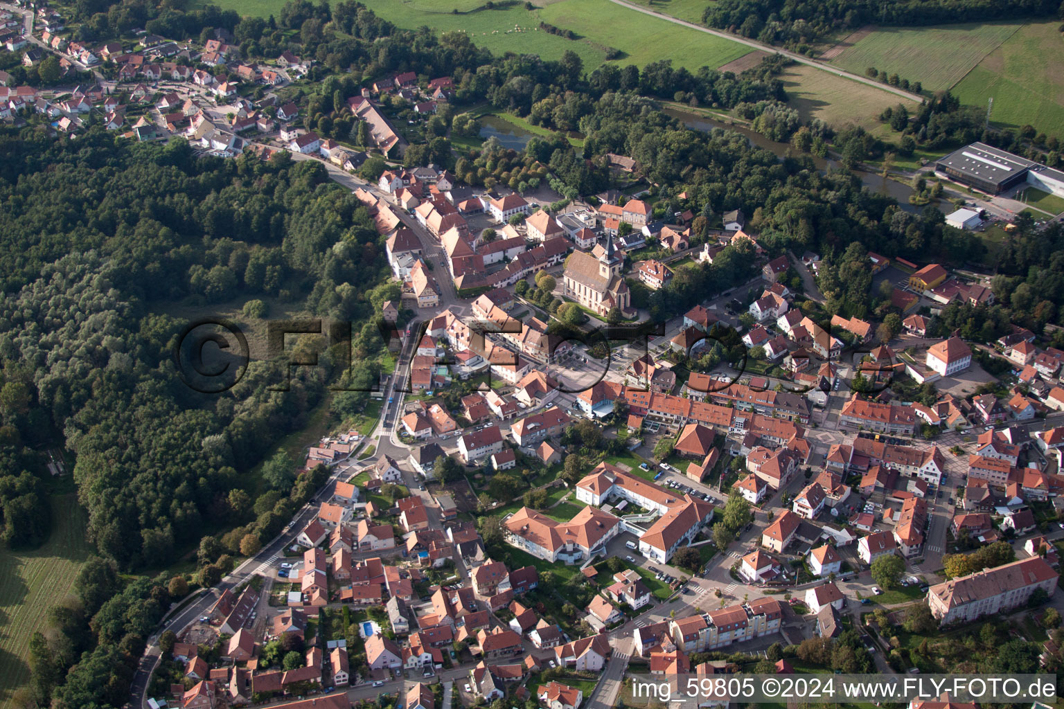 Lauterbourg im Bundesland Bas-Rhin, Frankreich von der Drohne aus gesehen