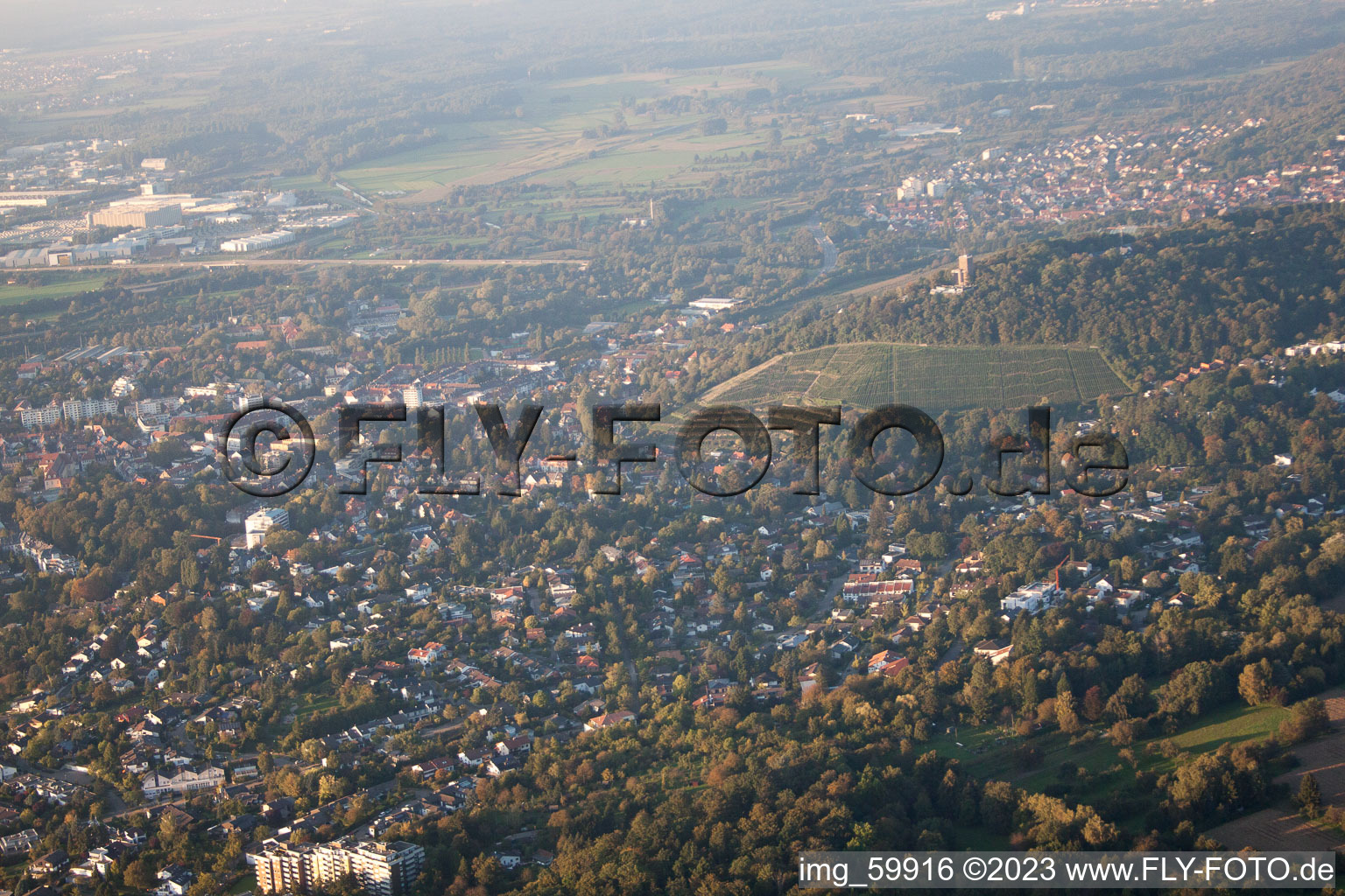 Durlach, Turmberg in Karlsruhe im Bundesland Baden-Württemberg, Deutschland aus der Luft