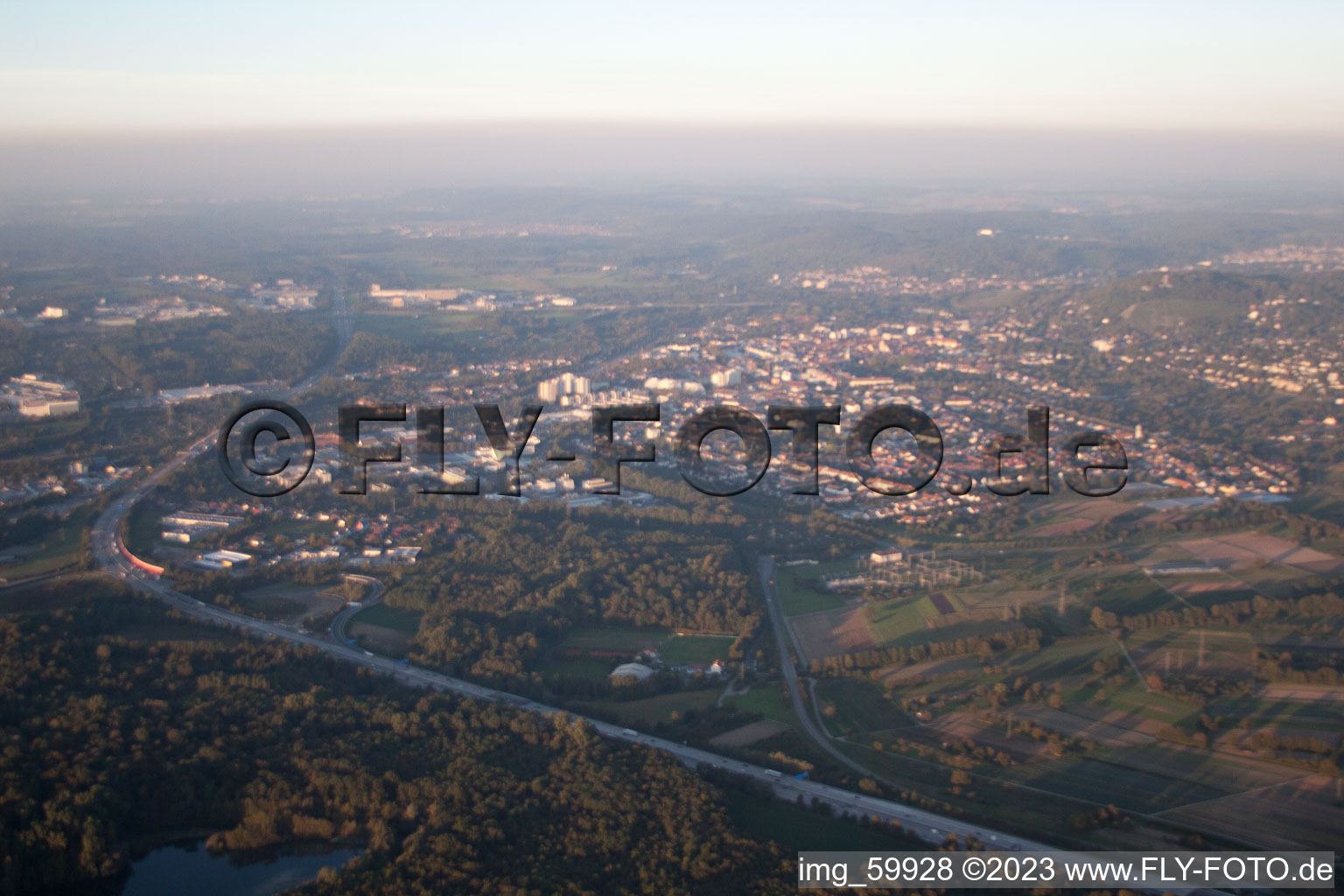 Durlach, Turmberg in Karlsruhe im Bundesland Baden-Württemberg, Deutschland aus der Luft betrachtet