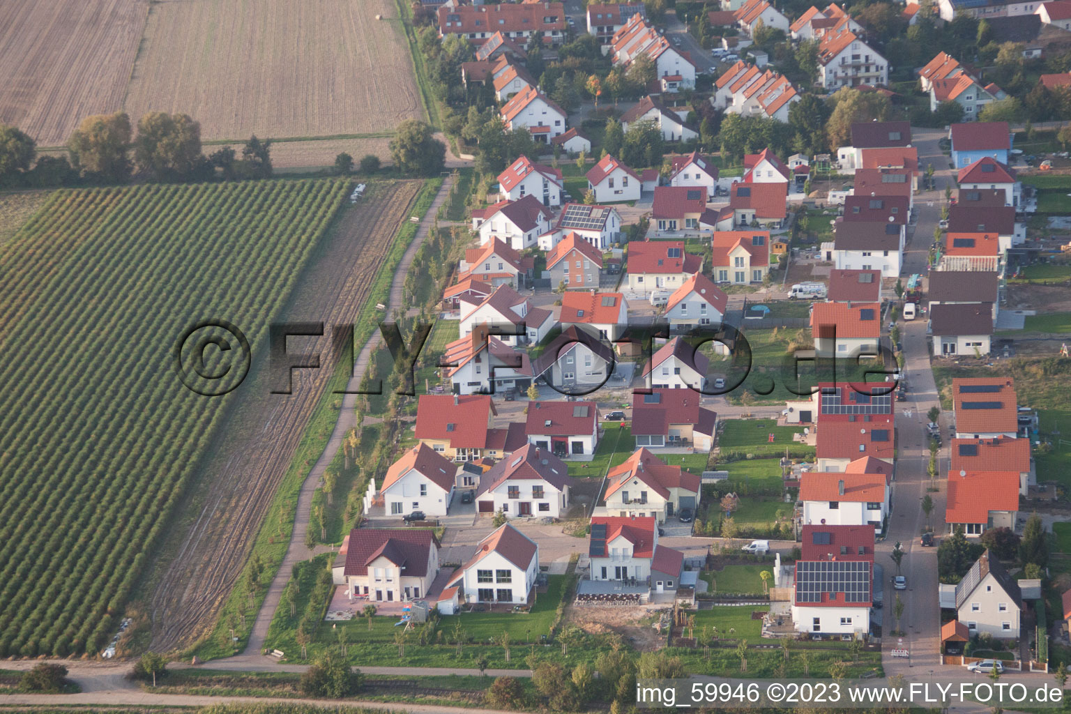 Luftbild von Ortsteil Mörlheim in Landau in der Pfalz im Bundesland Rheinland-Pfalz, Deutschland