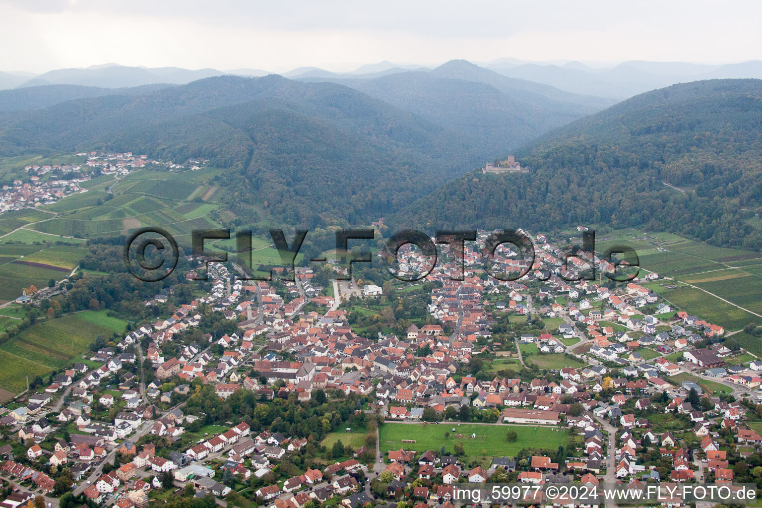 Luftbild von Klingenmünster, Landeck im Bundesland Rheinland-Pfalz, Deutschland