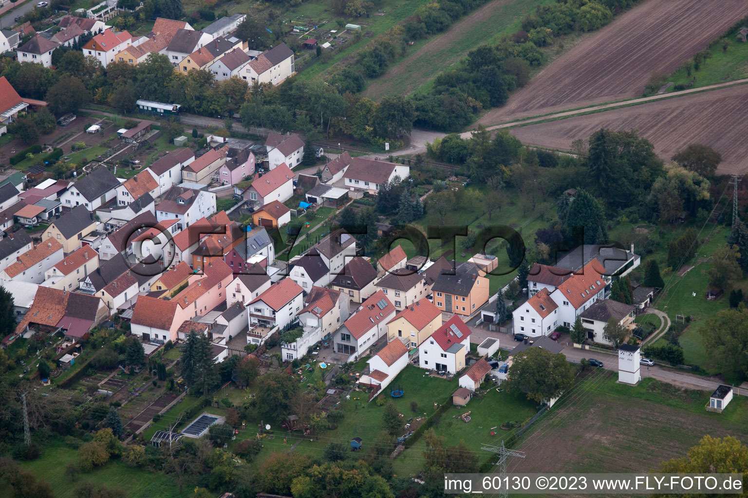 Drohnenbild von Lingenfeld im Bundesland Rheinland-Pfalz, Deutschland