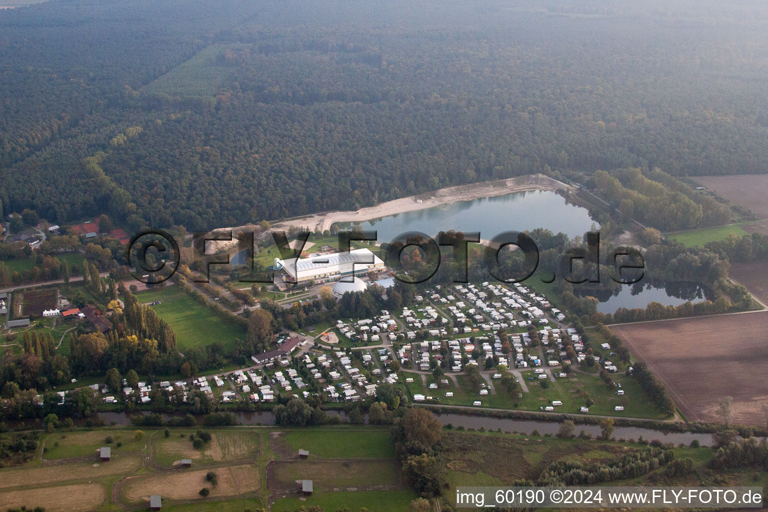 Luftbild von Rülzheim, Campingplatz am Freitzeitzentrum Moby Dick im Bundesland Rheinland-Pfalz, Deutschland