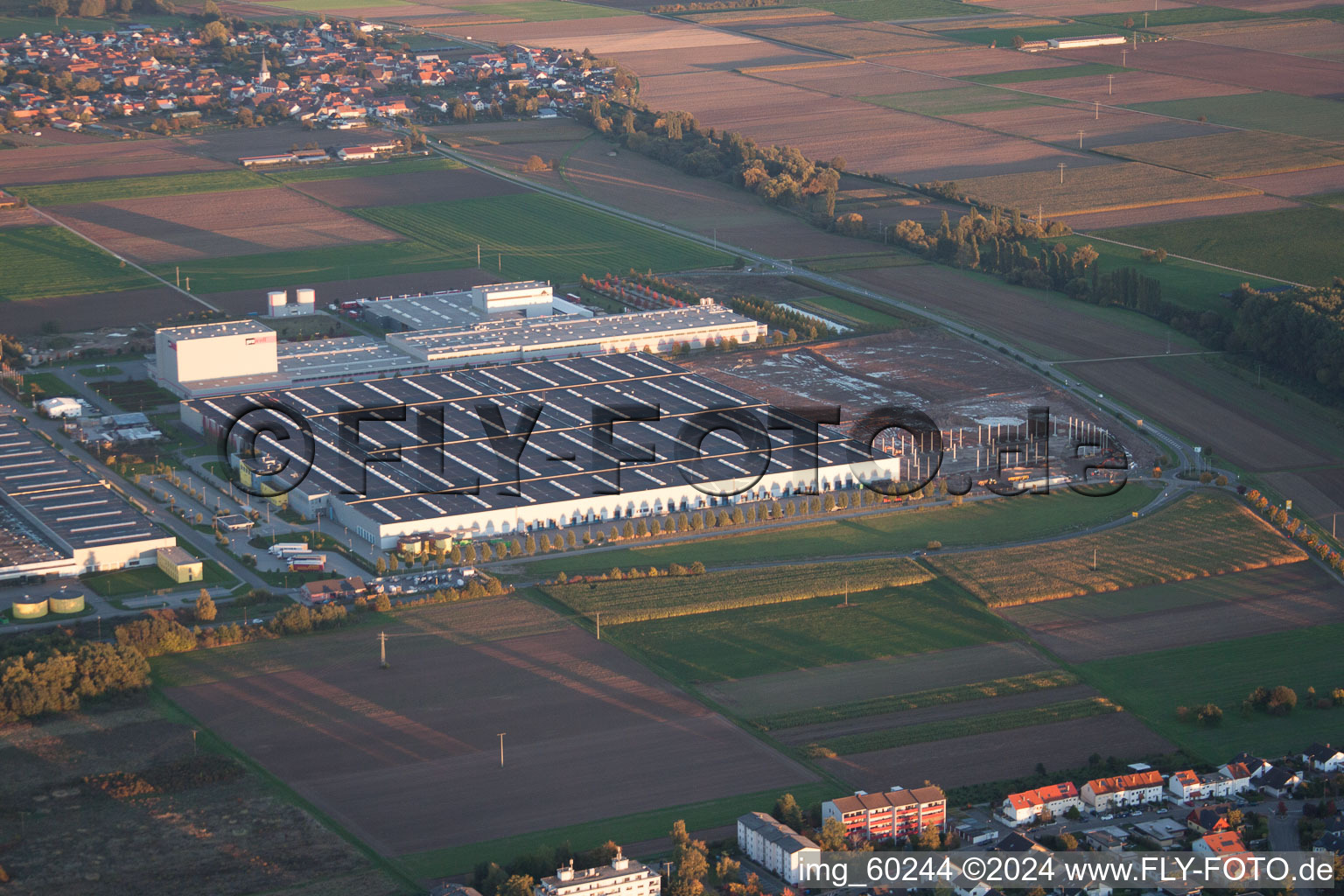 Offenbach an der Queich, Industriegebiet im Bundesland Rheinland-Pfalz, Deutschland aus der Luft betrachtet