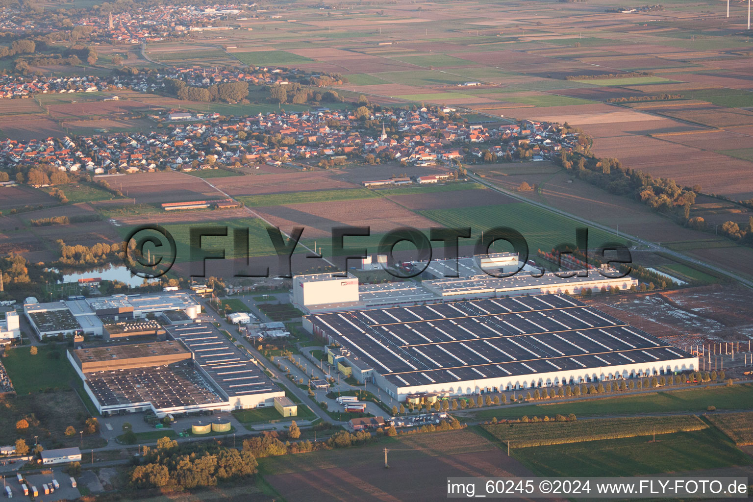 Drohnenaufname von Offenbach an der Queich, Industriegebiet im Bundesland Rheinland-Pfalz, Deutschland