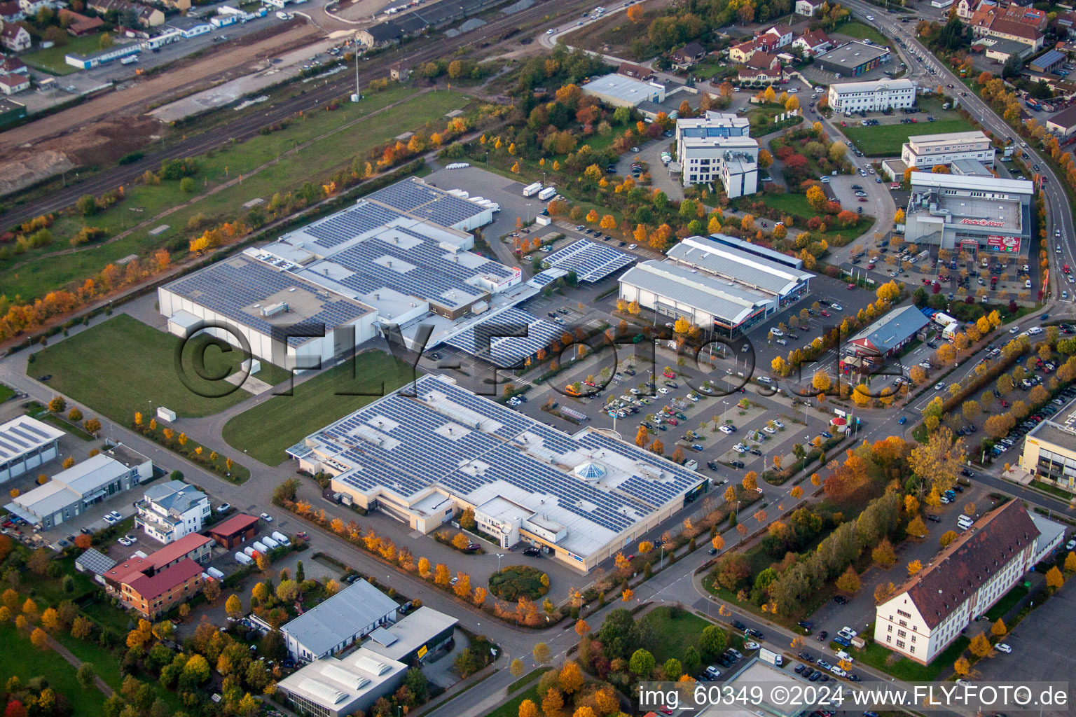 Luftbild von Gewerbegebiet Süd im Ortsteil Queichheim in Landau in der Pfalz im Bundesland Rheinland-Pfalz, Deutschland