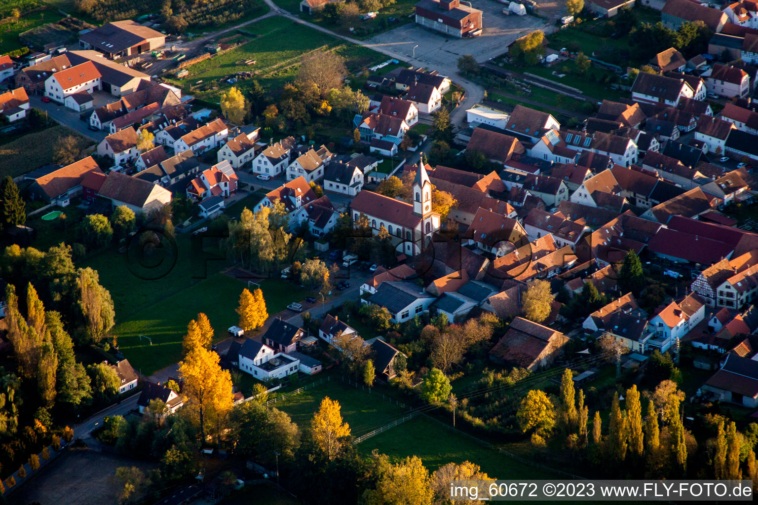 Ortsteil Billigheim in Billigheim-Ingenheim im Bundesland Rheinland-Pfalz, Deutschland von der Drohne aus gesehen