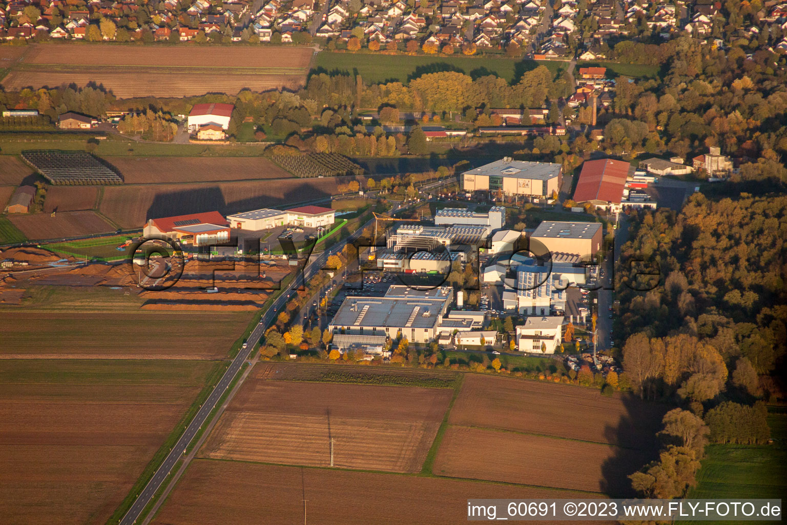 Luftaufnahme von Herxheim, Gewerbegebiet W in Herxheim bei Landau/Pfalz im Bundesland Rheinland-Pfalz, Deutschland