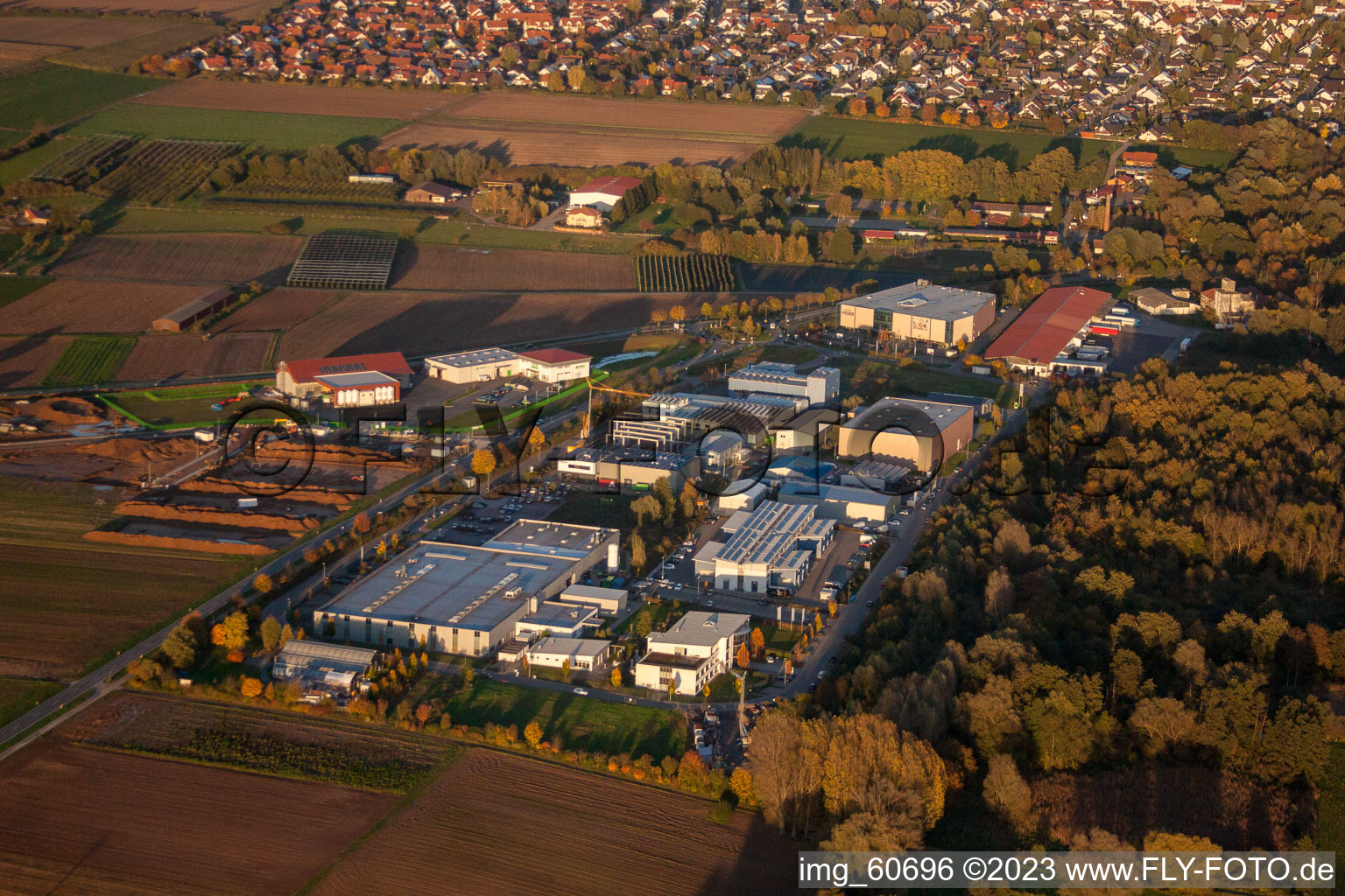 Luftbild von Herxheim von Westen in Herxheim bei Landau/Pfalz im Bundesland Rheinland-Pfalz, Deutschland