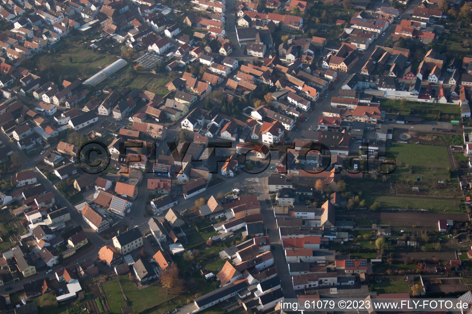 Hördt im Bundesland Rheinland-Pfalz, Deutschland von der Drohne aus gesehen
