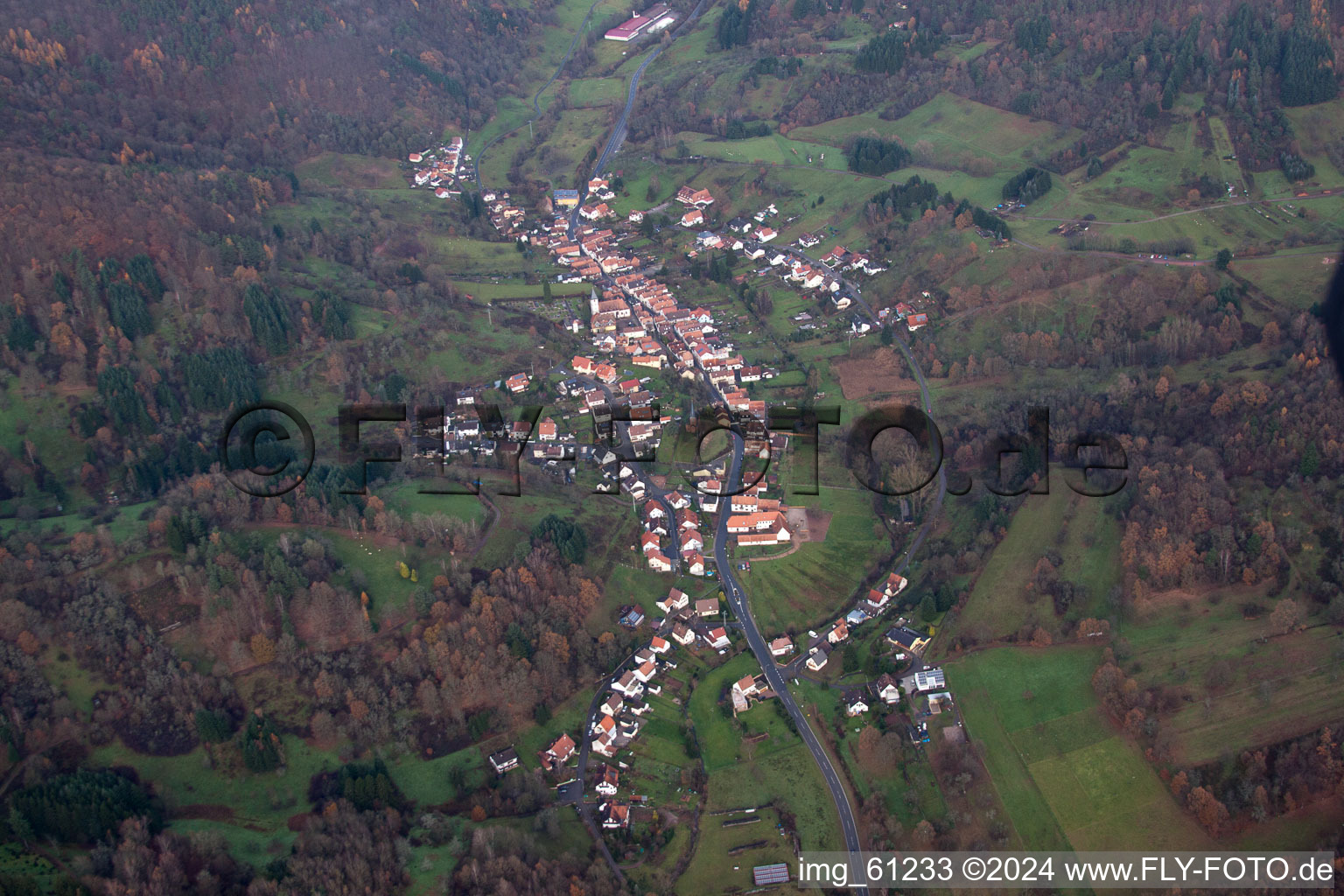 Dernbach im Bundesland Rheinland-Pfalz, Deutschland von oben