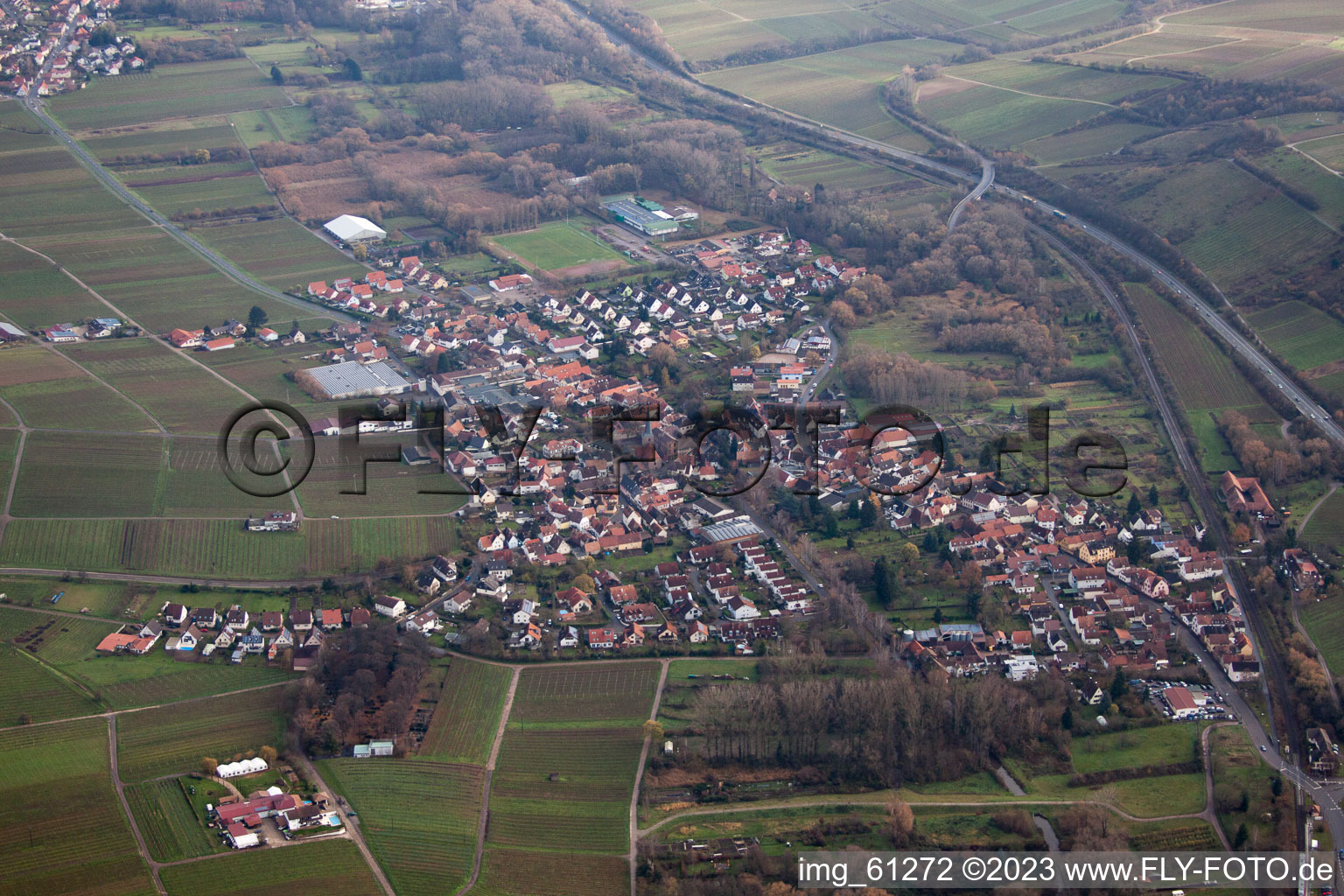 Drohnenbild von Siebeldingen im Bundesland Rheinland-Pfalz, Deutschland