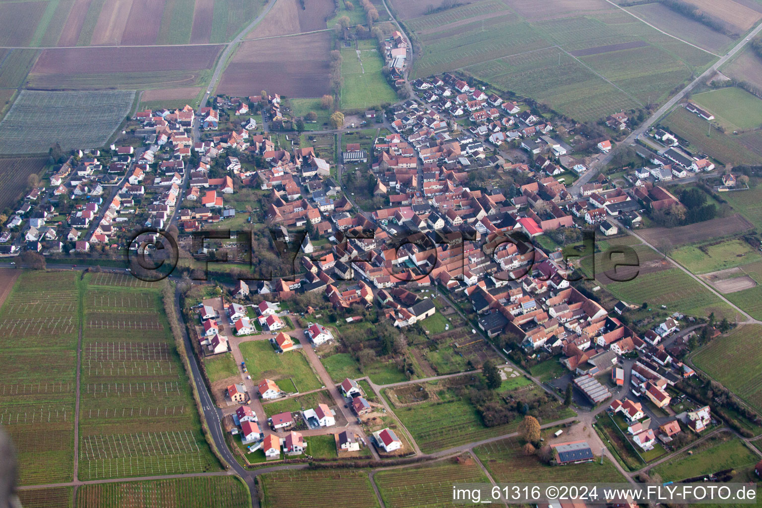 Impflingen im Bundesland Rheinland-Pfalz, Deutschland von einer Drohne aus