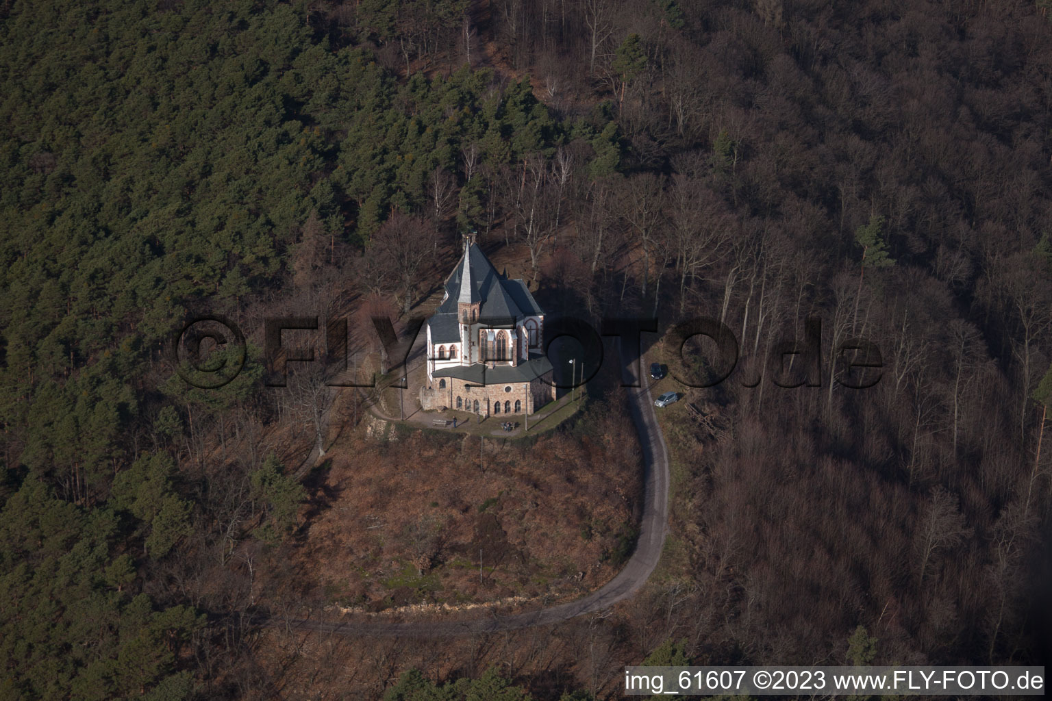 Drohnenaufname von Burrweiler, Annakapelle im Bundesland Rheinland-Pfalz, Deutschland