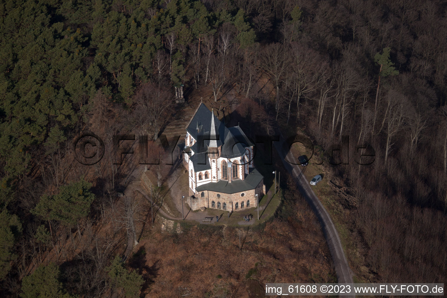 Drohnenbild von Burrweiler, Annakapelle im Bundesland Rheinland-Pfalz, Deutschland