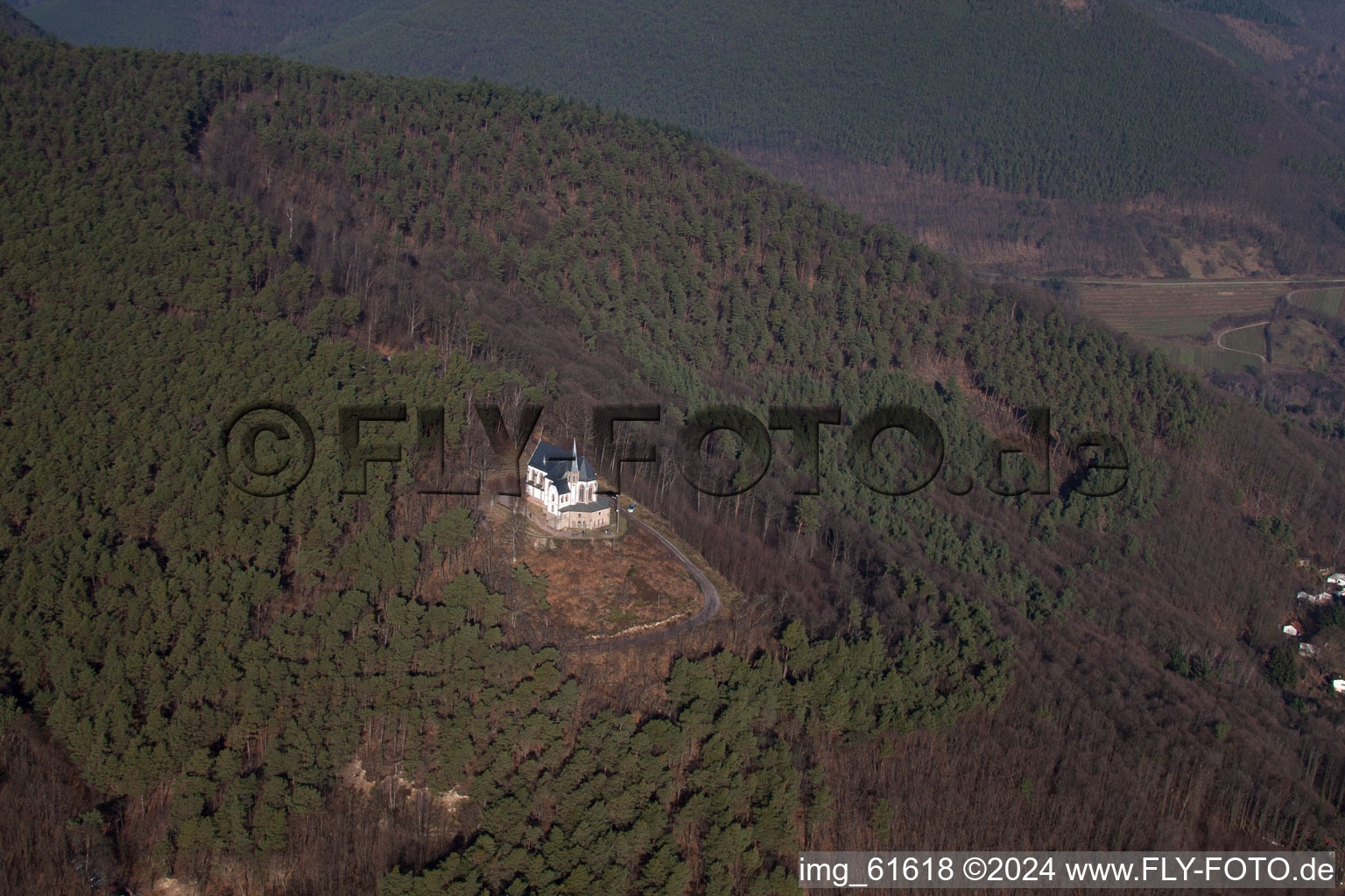 Luftbild von Burrweiler, Annakapelle im Bundesland Rheinland-Pfalz, Deutschland