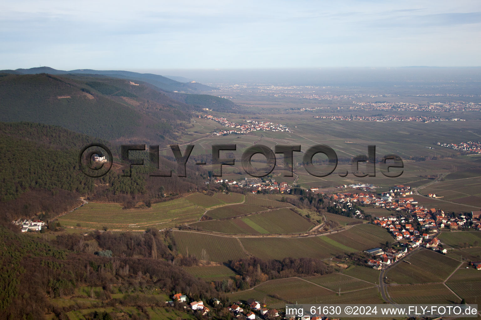 Luftaufnahme von Burrweiler im Bundesland Rheinland-Pfalz, Deutschland