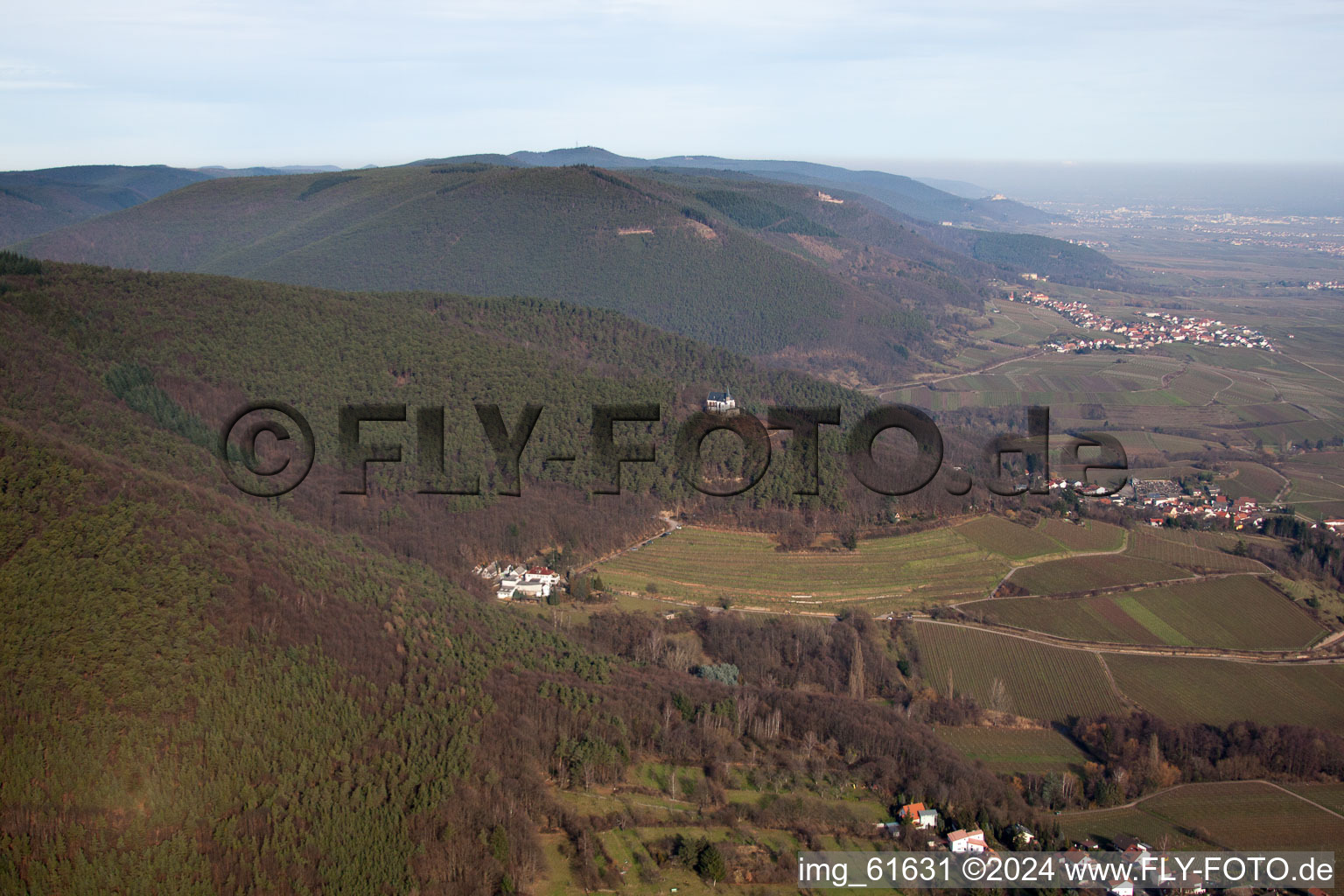 Luftaufnahme von Burrweiler, Annakapelle im Bundesland Rheinland-Pfalz, Deutschland