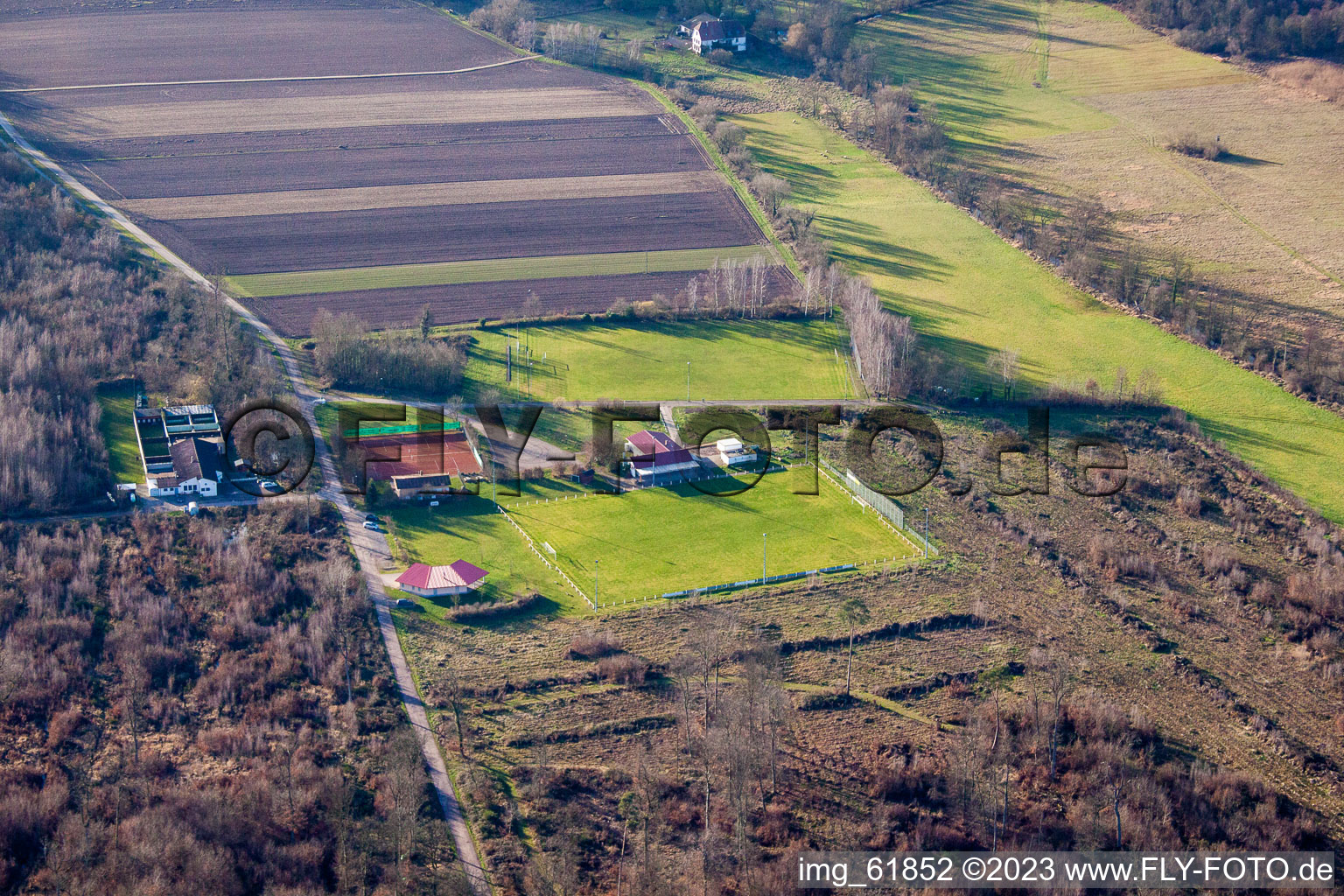 Luftbild von Steinweiler, Sportplatz im Bundesland Rheinland-Pfalz, Deutschland