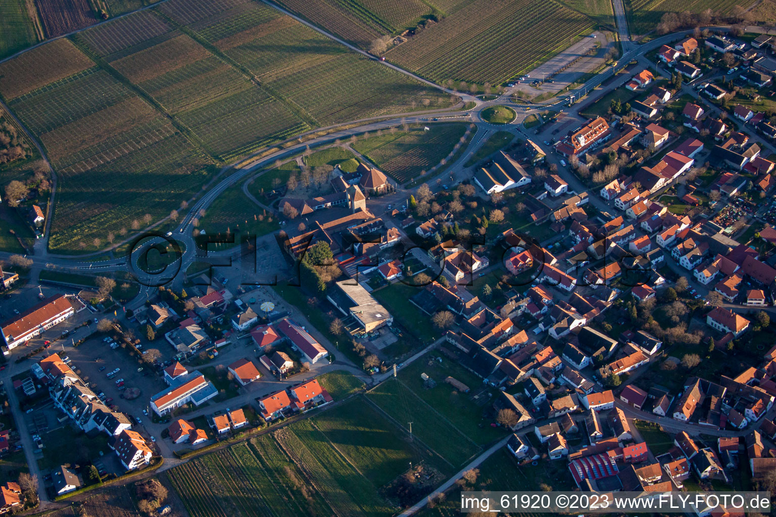 Ortsteil Rechtenbach in Schweigen-Rechtenbach im Bundesland Rheinland-Pfalz, Deutschland von der Drohne aus gesehen