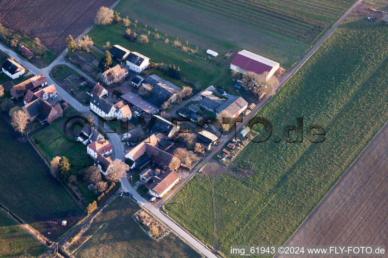 Drohnenbild von Ortsteil Deutschhof in Kapellen-Drusweiler im Bundesland Rheinland-Pfalz, Deutschland