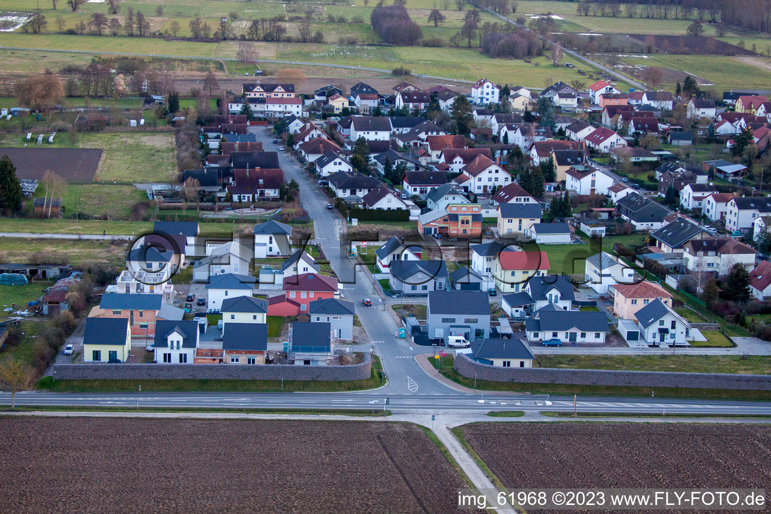 Minfeld im Bundesland Rheinland-Pfalz, Deutschland von oben gesehen
