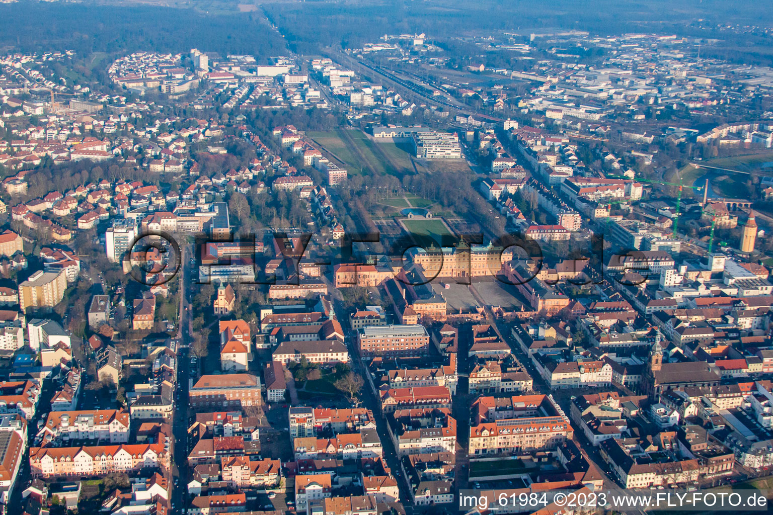 Luftbild von Residenzschloss von Westen in Rastatt im Bundesland Baden-Württemberg, Deutschland