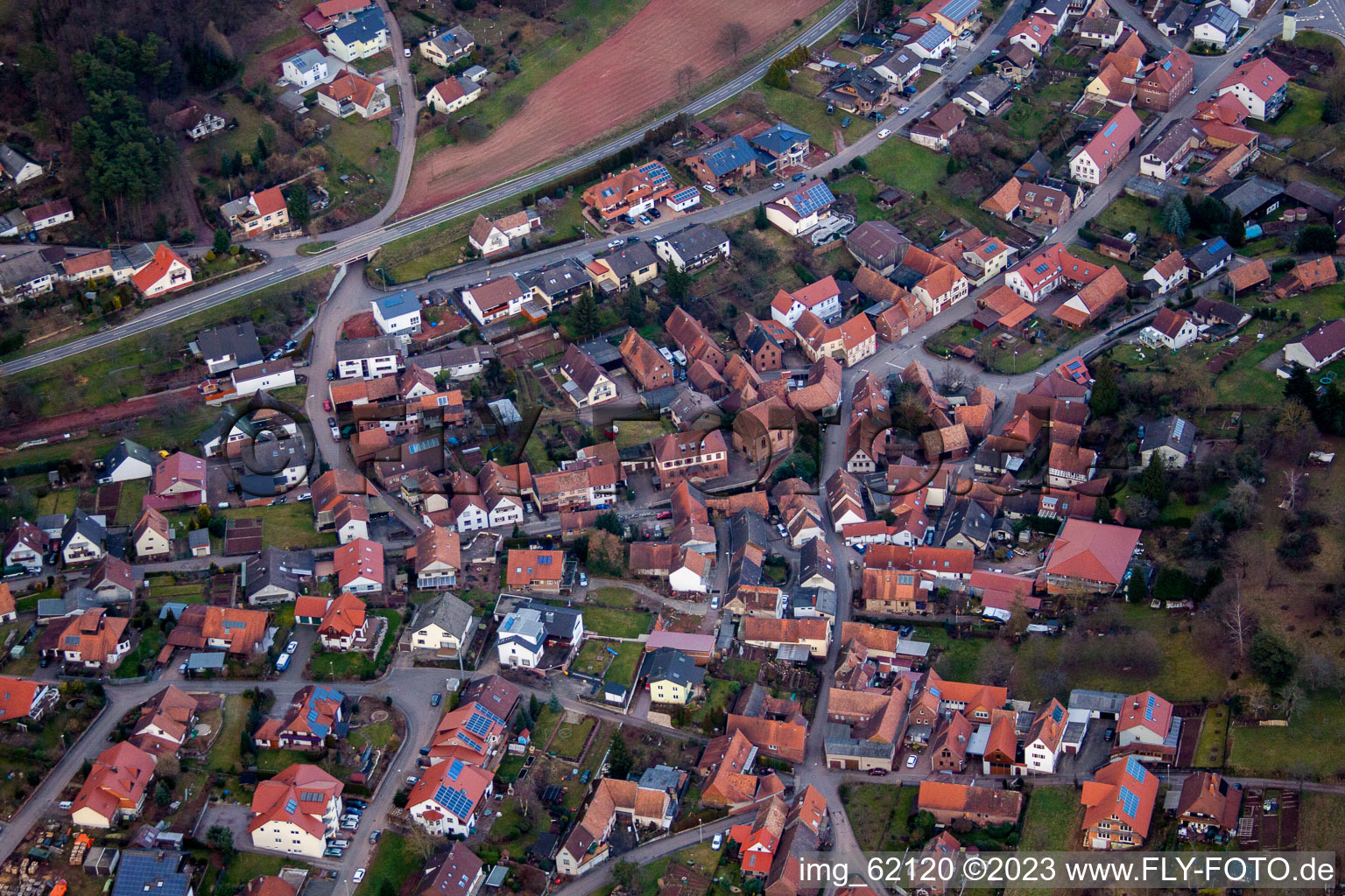Völkersweiler im Bundesland Rheinland-Pfalz, Deutschland aus der Luft betrachtet