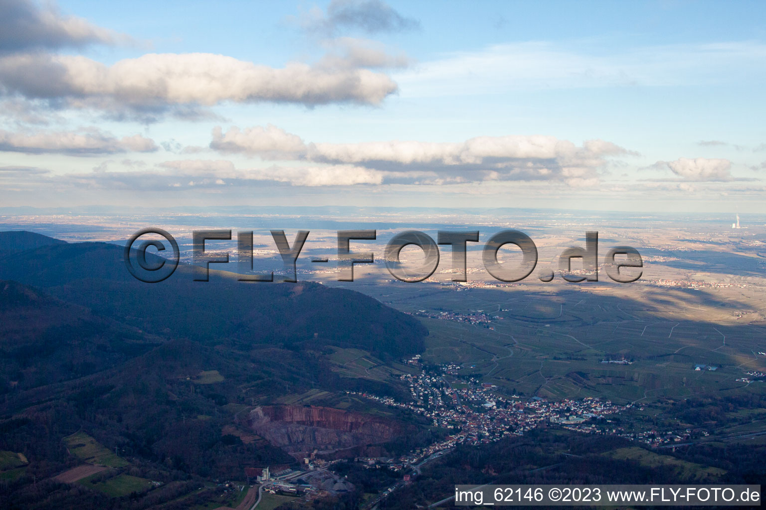 Albersweiler im Bundesland Rheinland-Pfalz, Deutschland von einer Drohne aus