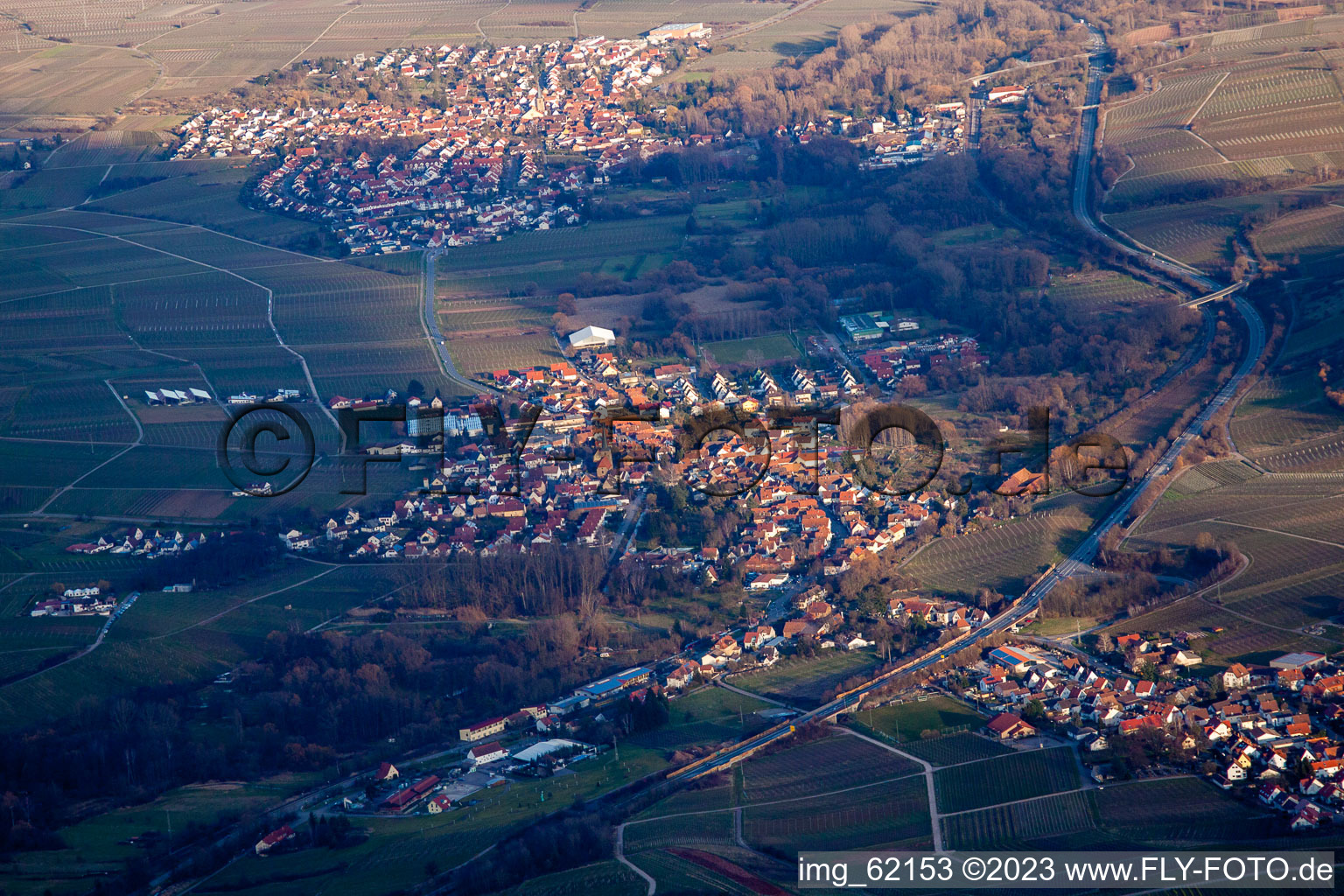 Siebeldingen im Bundesland Rheinland-Pfalz, Deutschland von einer Drohne aus