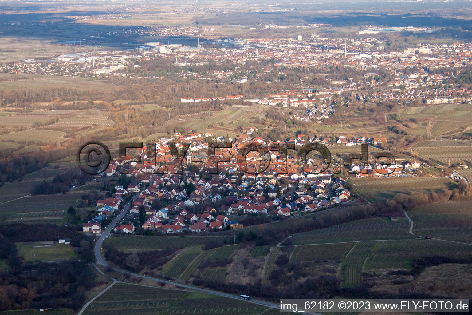 Drohnenbild von Ortsteil Arzheim in Landau in der Pfalz im Bundesland Rheinland-Pfalz, Deutschland