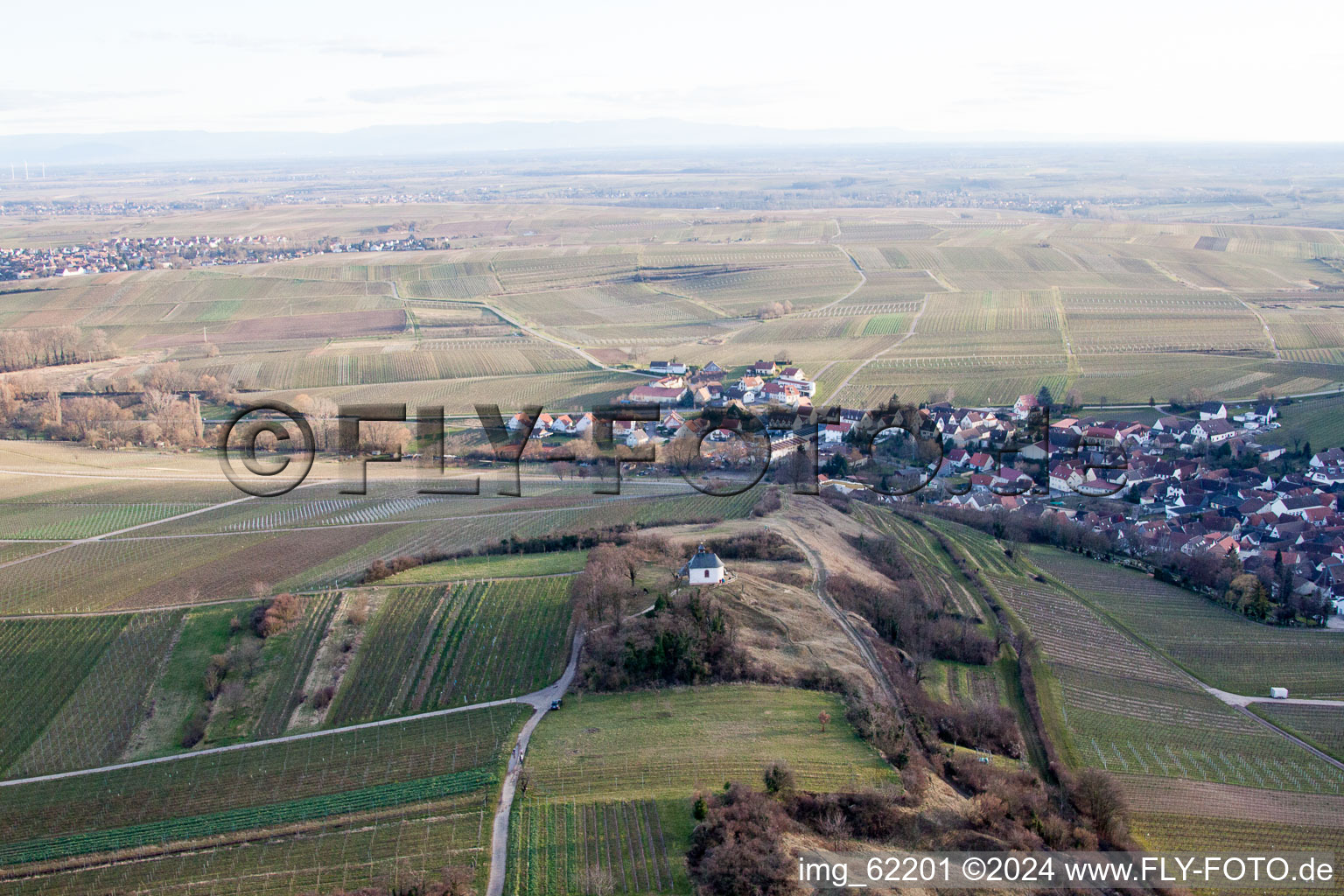 Kleine Kalmit in Ilbesheim bei Landau in der Pfalz im Bundesland Rheinland-Pfalz, Deutschland aus der Drohnenperspektive