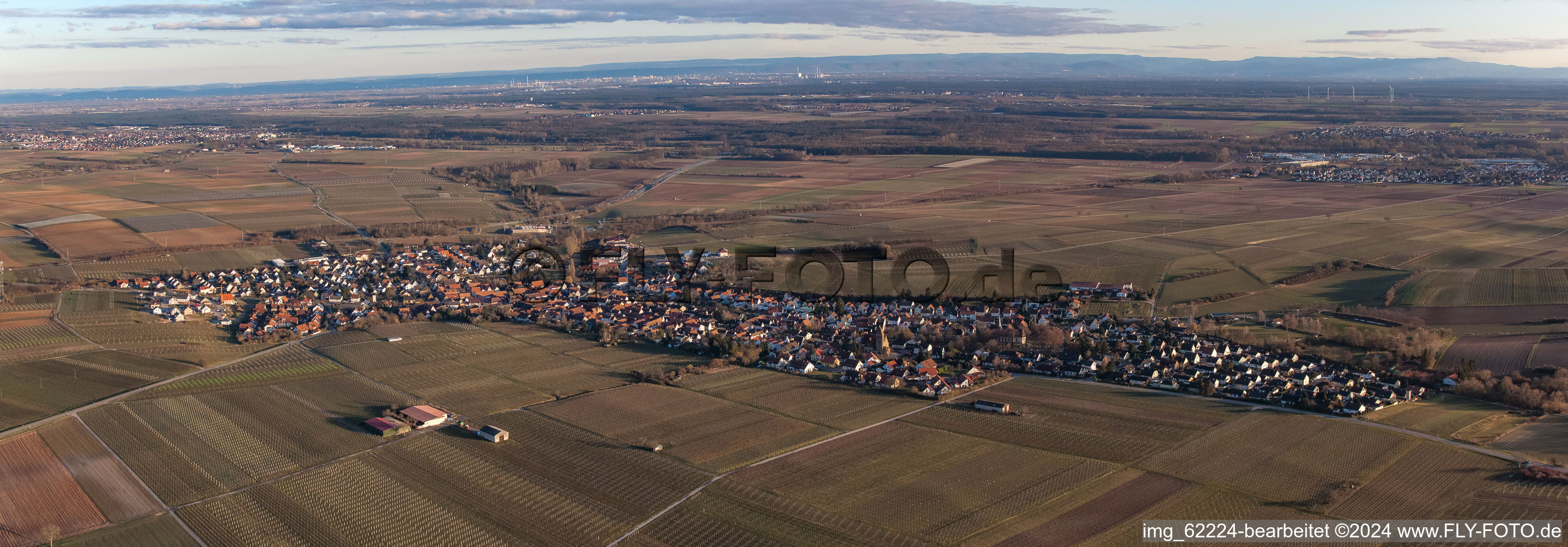 Panorama Perspektive der Dorf - Ansicht in Insheim im Bundesland Rheinland-Pfalz, Deutschland