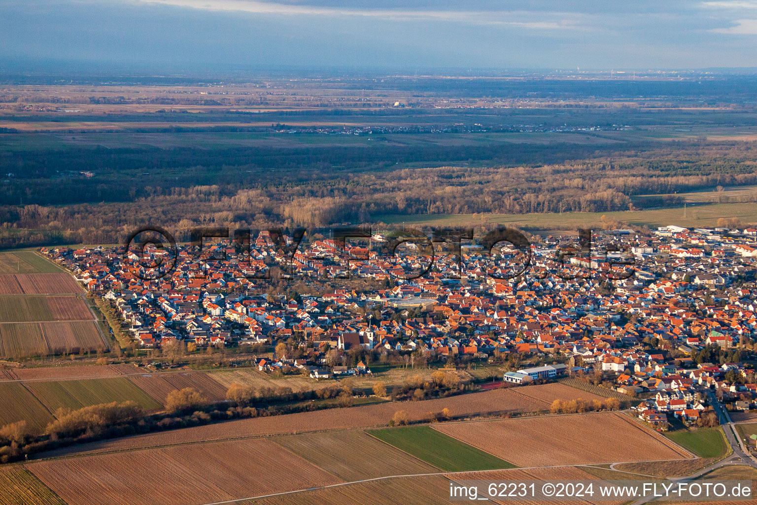 Offenbach an der Queich im Bundesland Rheinland-Pfalz, Deutschland aus der Luft