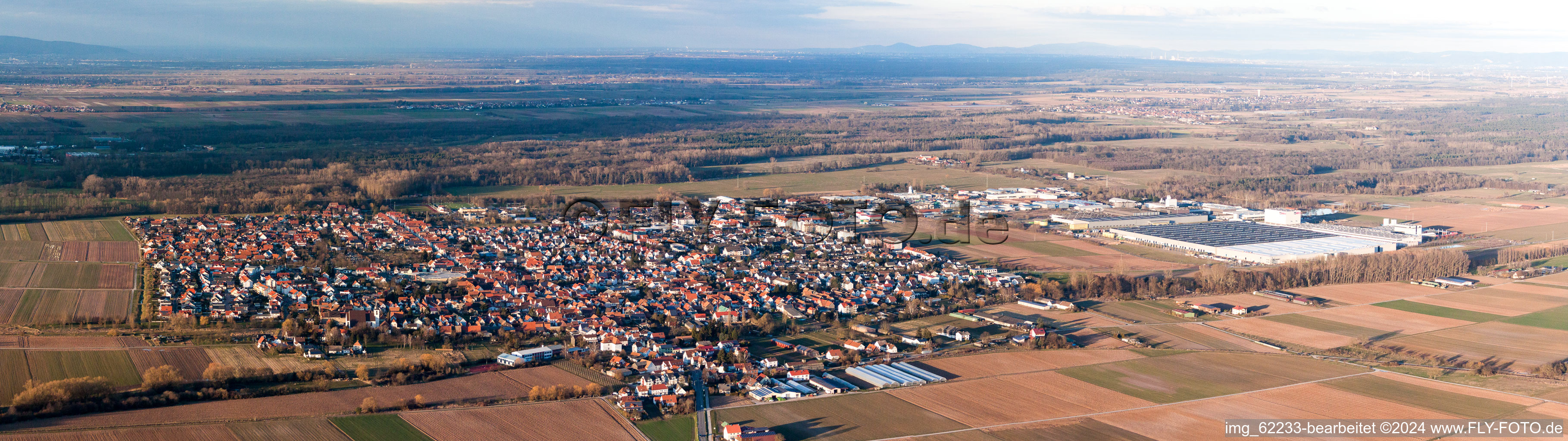 Panorama - Perspektive Ortsansicht der Straßen und Häuser der Wohngebiete in Offenbach an der Queich im Bundesland Rheinland-Pfalz, Deutschland