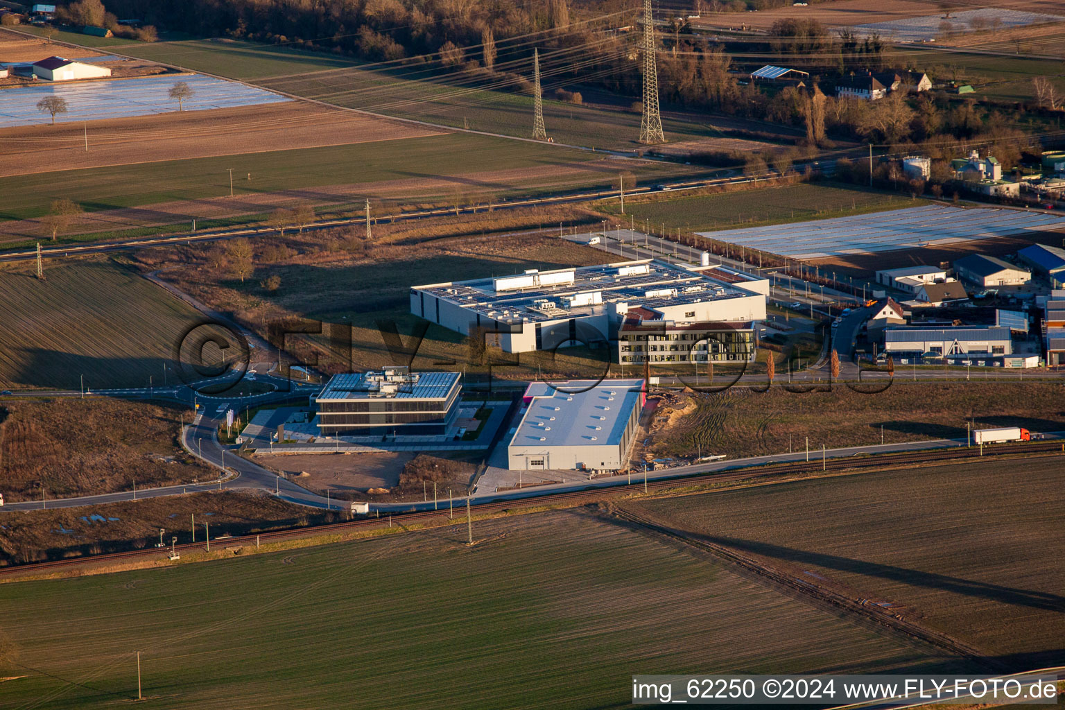 Luftbild von ITK Engineering GmbH im Gewerbegebiet Im Speyerer Tal in Rülzheim im Bundesland Rheinland-Pfalz, Deutschland