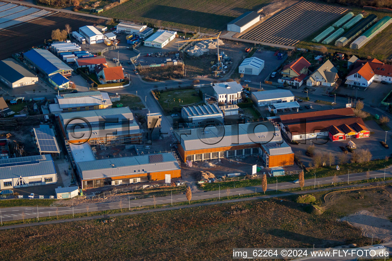 Luftbild von Gewerbegebiet Nordring mit NETTO und Feruerwache der Freiwillige Feuerwehr Rülzheim und Serr Wintergärten GmbH im Bundesland Rheinland-Pfalz, Deutschland