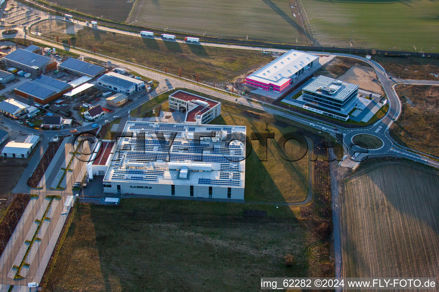 Rülzheim, Gewerbegebiet Nord im Bundesland Rheinland-Pfalz, Deutschland aus der Drohnenperspektive