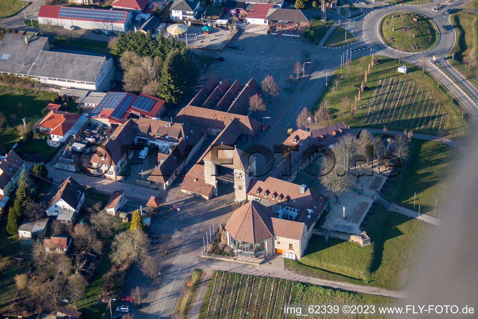Ortsteil Schweigen in Schweigen-Rechtenbach im Bundesland Rheinland-Pfalz, Deutschland vom Flugzeug aus