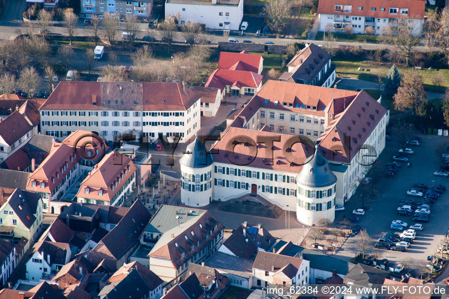 Gebäude des Rathauses der Stadtverwaltung und Verbandsgemeindeverwaltung in Bad Bergzabern im Bundesland Rheinland-Pfalz, Deutschland