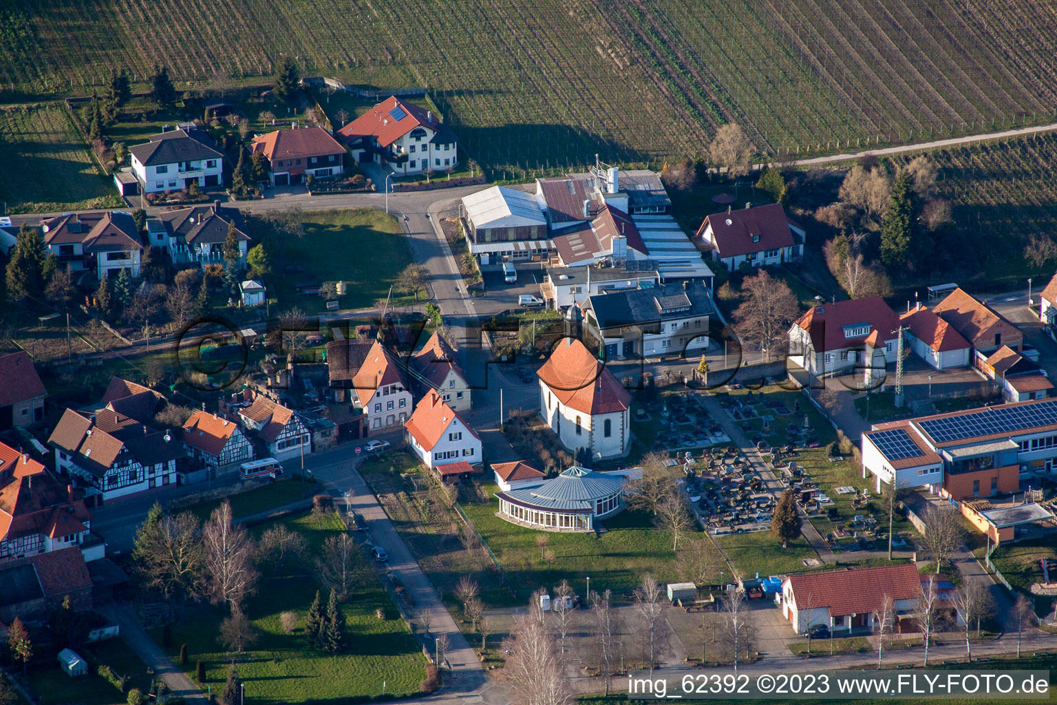Luftaufnahme von St. Simon im Ortsteil Pleisweiler in Pleisweiler-Oberhofen im Bundesland Rheinland-Pfalz, Deutschland