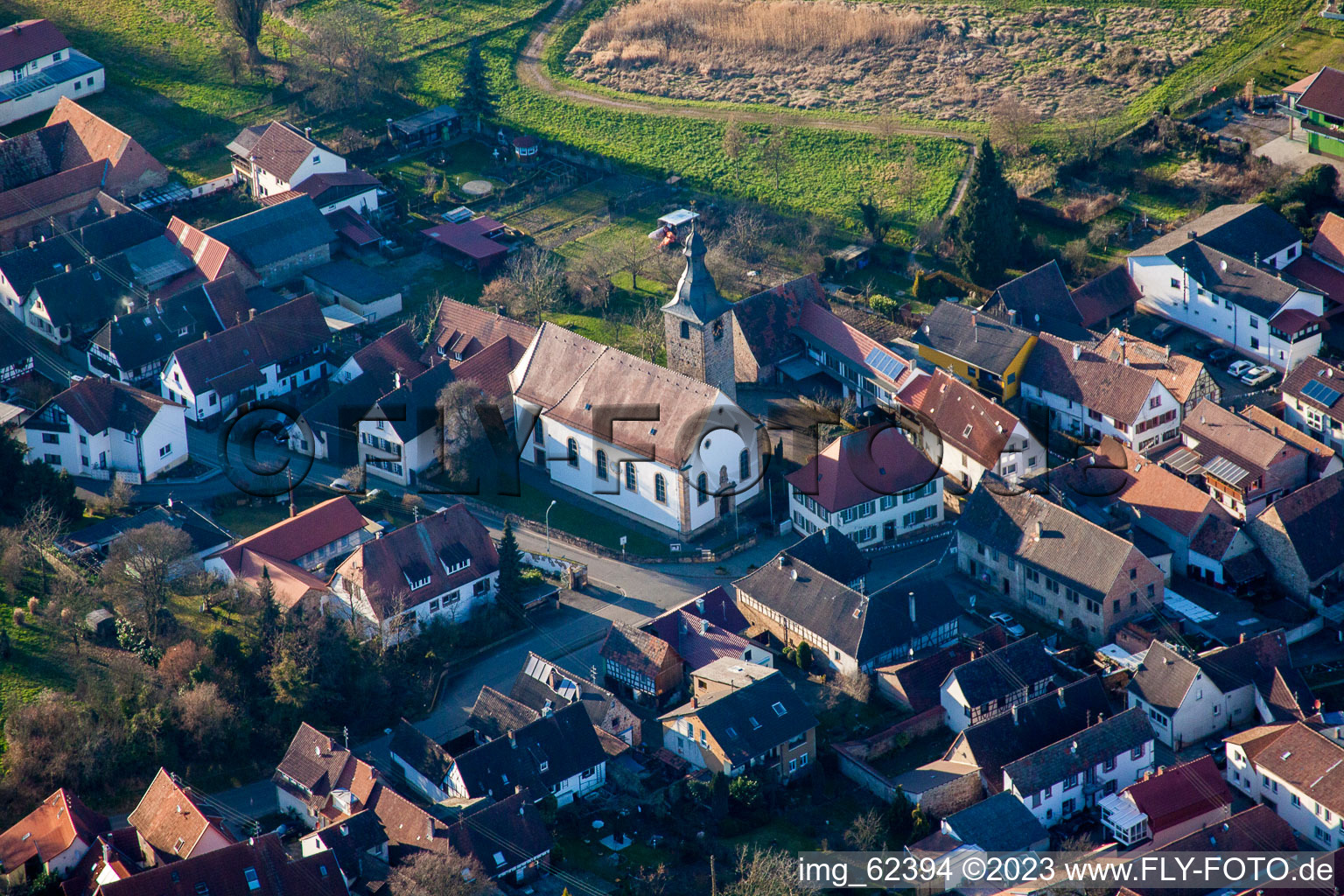 Luftaufnahme von Ortsteil Pleisweiler in Pleisweiler-Oberhofen im Bundesland Rheinland-Pfalz, Deutschland
