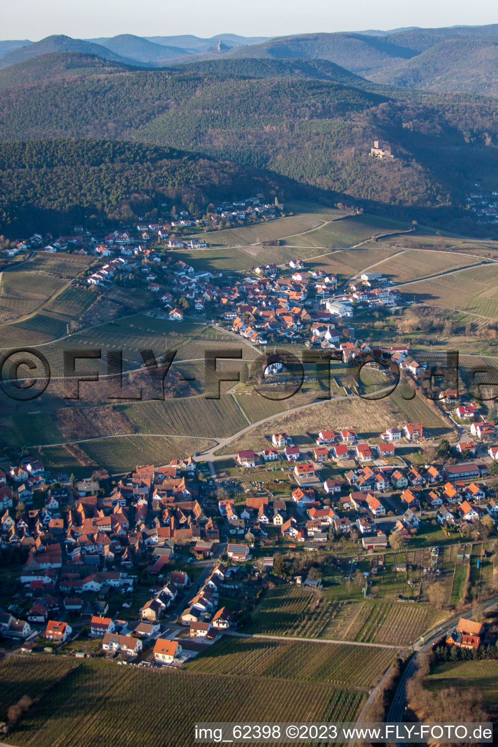Ortsteil Gleiszellen in Gleiszellen-Gleishorbach im Bundesland Rheinland-Pfalz, Deutschland aus der Luft betrachtet