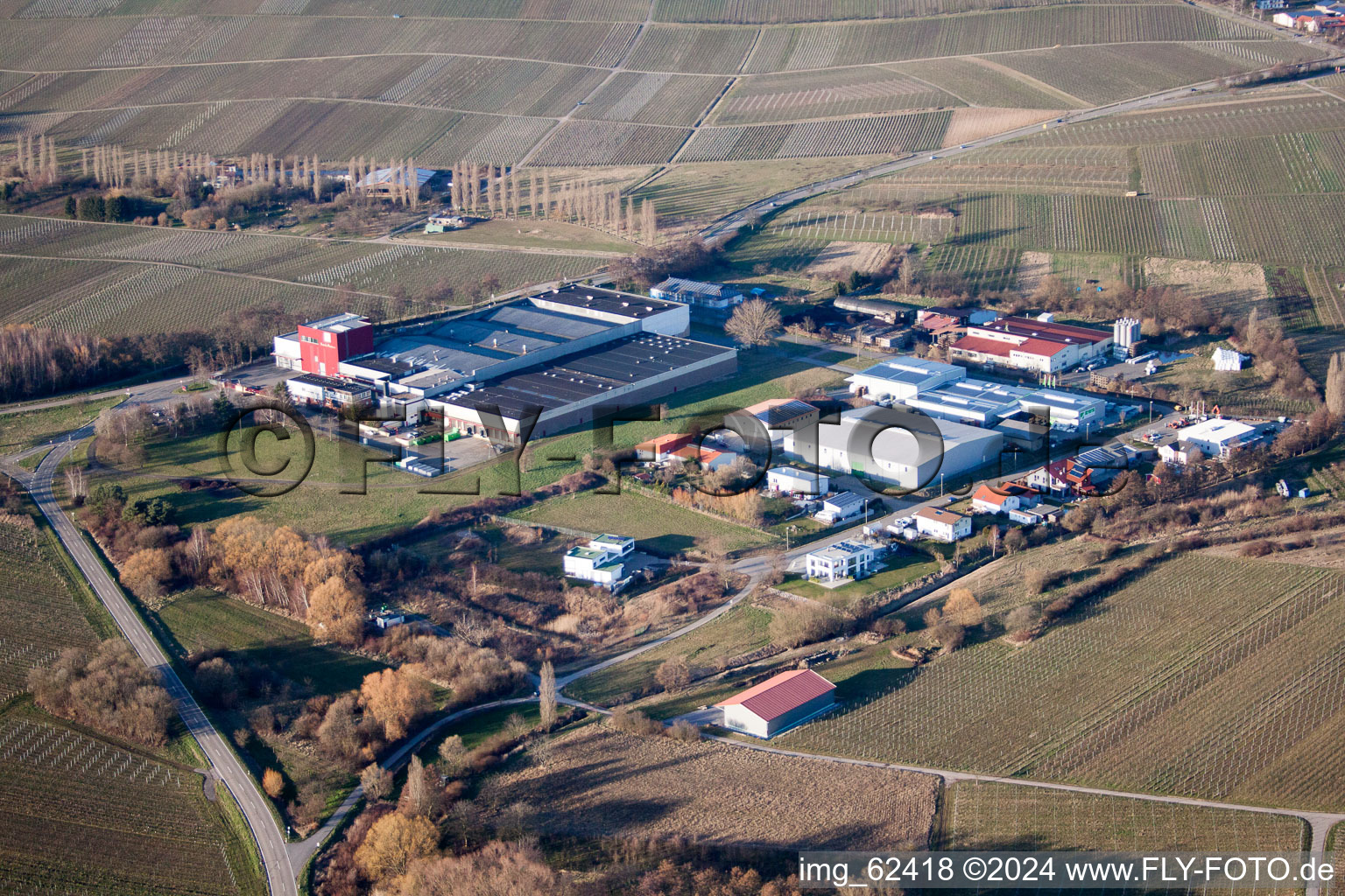 Luftbild von Großkelterei Kleine Kalmit in Ilbesheim bei Landau in der Pfalz im Bundesland Rheinland-Pfalz, Deutschland